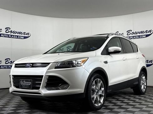 Used 2016 Ford Escape Titanium w/ Equipment Group 301A AWD/4WD image 3