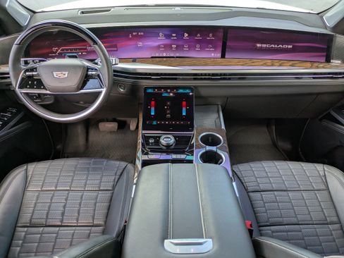 Certified 2025 Cadillac Escalade Sport Platinum AWD/4WD image 14