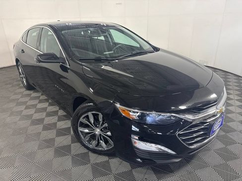 Used 2021 Chevrolet Malibu LT FWD image 2