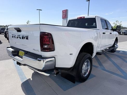 Used 2023 RAM 3500 Big Horn w/ Level 1 Equipment Group AWD/4WD image 4