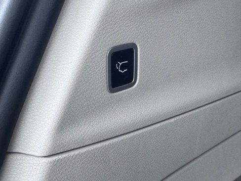 Used 2023 Chrysler Voyager LX FWD image 37
