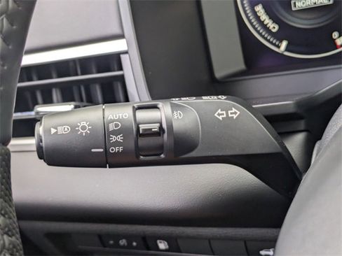 New 2025 Mitsubishi Outlander SE image 30