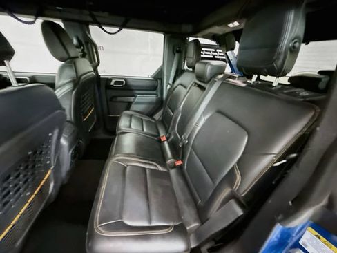Certified 2024 Ford Bronco Badlands w/ Sasquatch Package AWD/4WD image 24