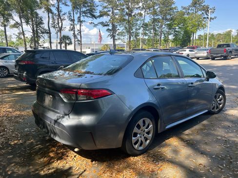 Used 2023 Toyota Corolla LE image 3