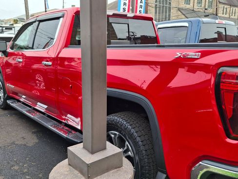 Used 2021 GMC Sierra 1500 SLT w/ SLT Convenience Package AWD/4WD image 4