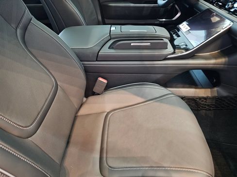 Used 2026 INFINITI QX80 Luxe w/ Cargo Package AWD/4WD image 30