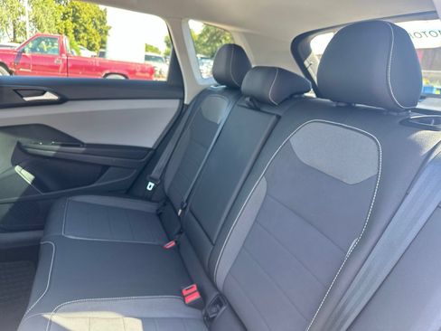 Certified 2023 Volkswagen Taos SE AWD/4WD image 22