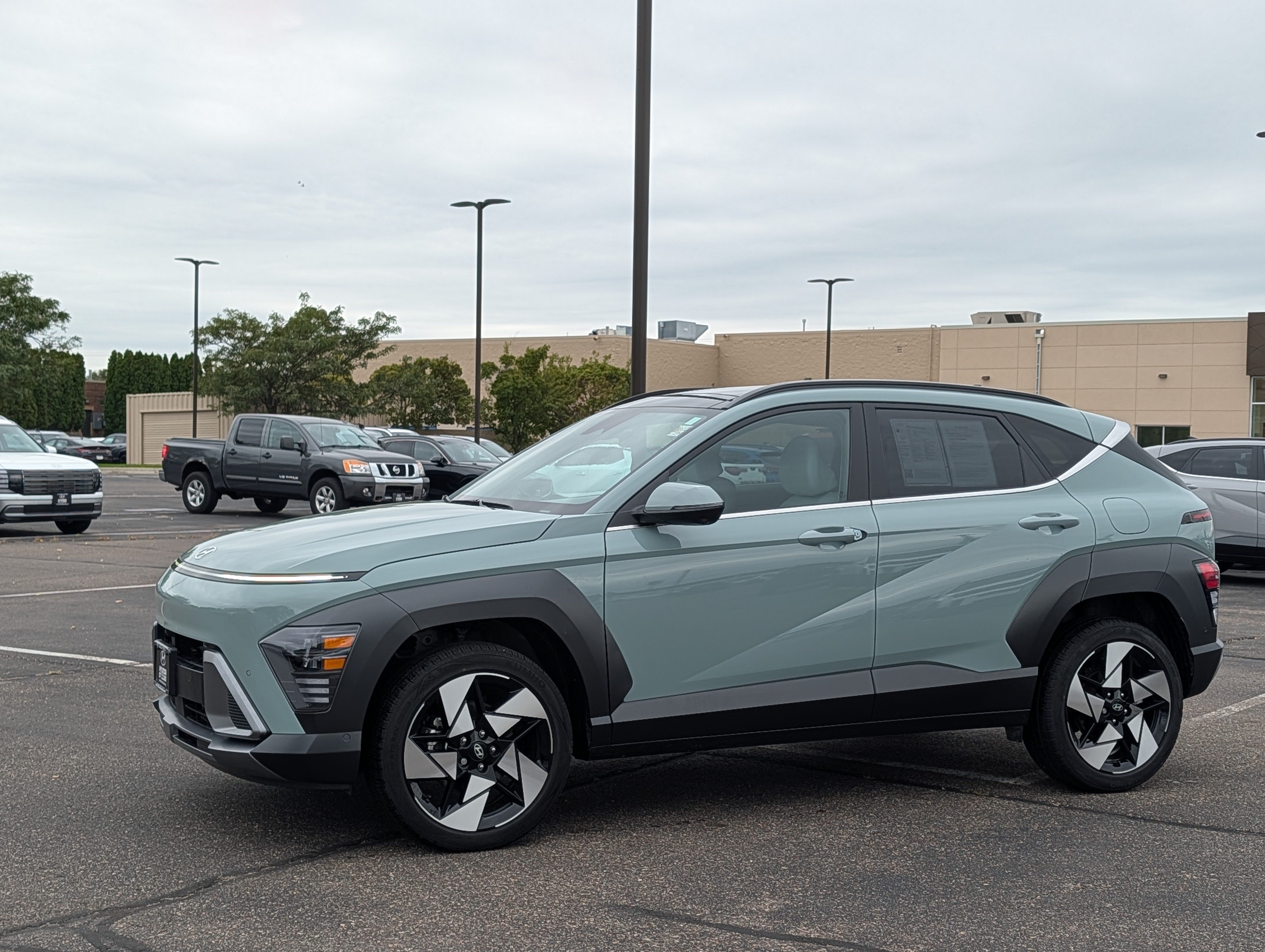 Used 2025 Hyundai Kona Limited AWD/4WD image 1