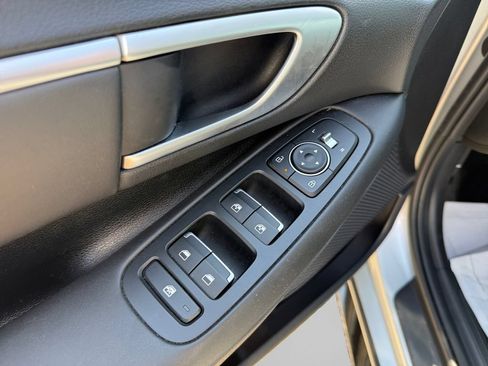 Used 2025 Hyundai Sonata SEL FWD image 19