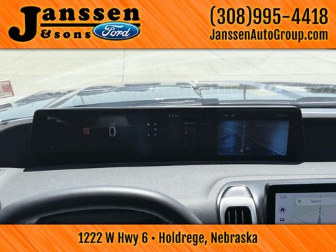 Used 2025 Ford Expedition Active AWD/4WD image 23