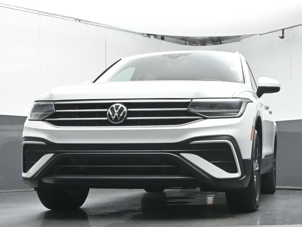 Used 2024 Volkswagen Tiguan SE FWD image 35
