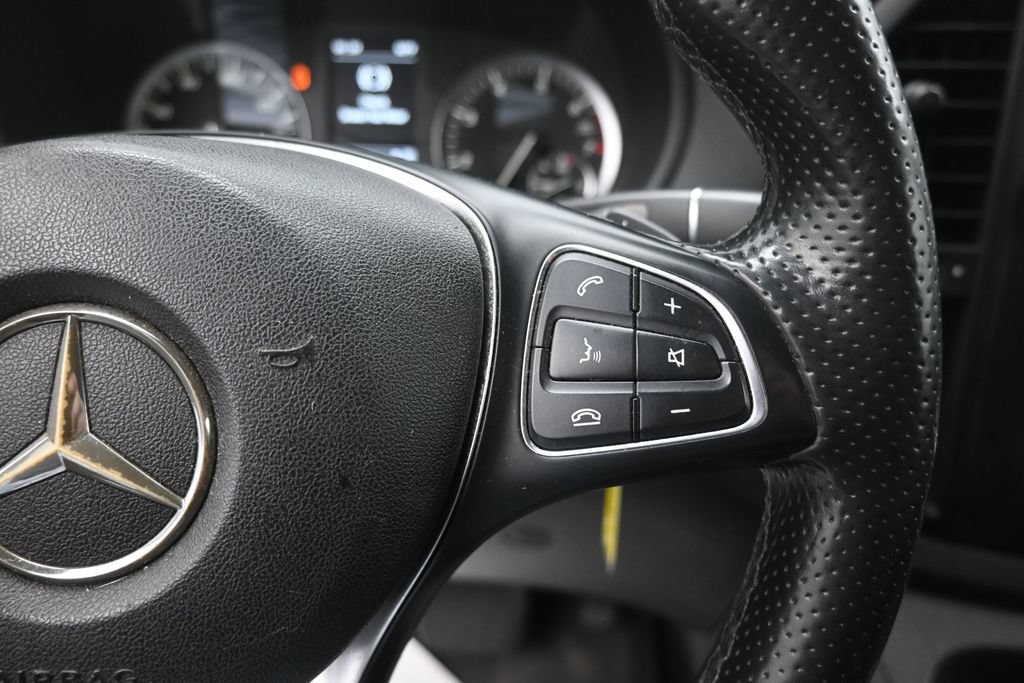 Used 2016 Mercedes-Benz Metris Passenger image 3
