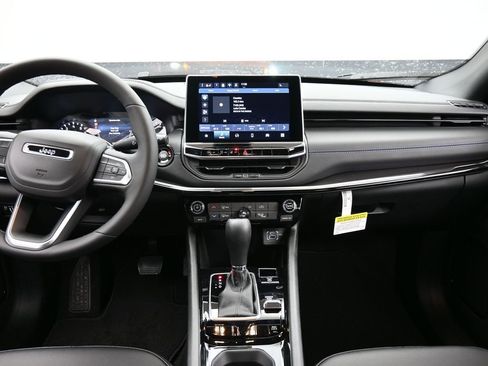 New 2026 Jeep Compass Latitude image 13