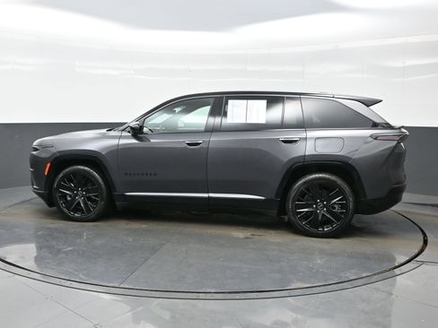 Used 2024 Jeep Wagoneer Launch Edition image 3