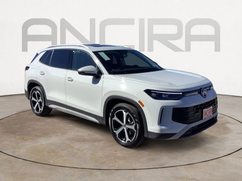 New 2026 Volkswagen Tiguan SE image 2