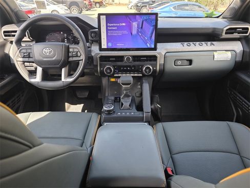 Used 2025 Toyota Tacoma Trailhunter image 5