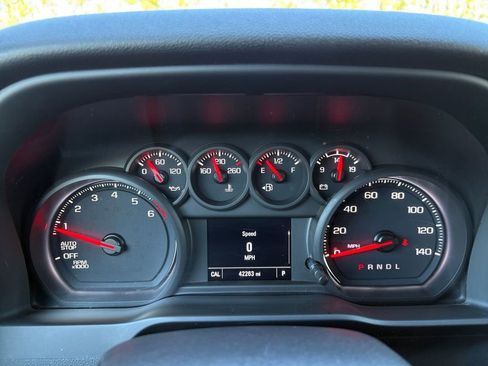 Used 2022 Chevrolet Silverado 1500 Custom image 18