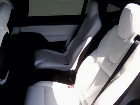 Used 2022 Tesla Model X AWD/4WD image 11