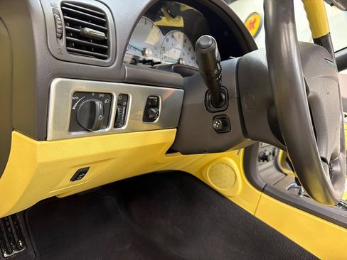 Used 2002 Ford Thunderbird RWD image 30