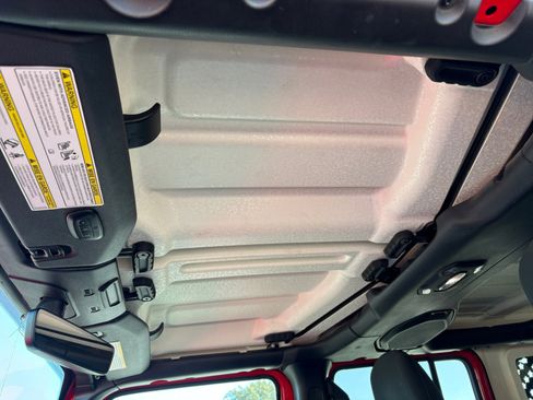 Used 2018 Jeep Wrangler Unlimited Rubicon image 17