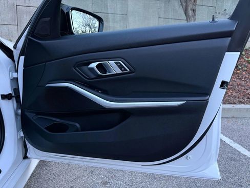 Used 2019 BMW 330i Sedan w/ M Sport Package image 43