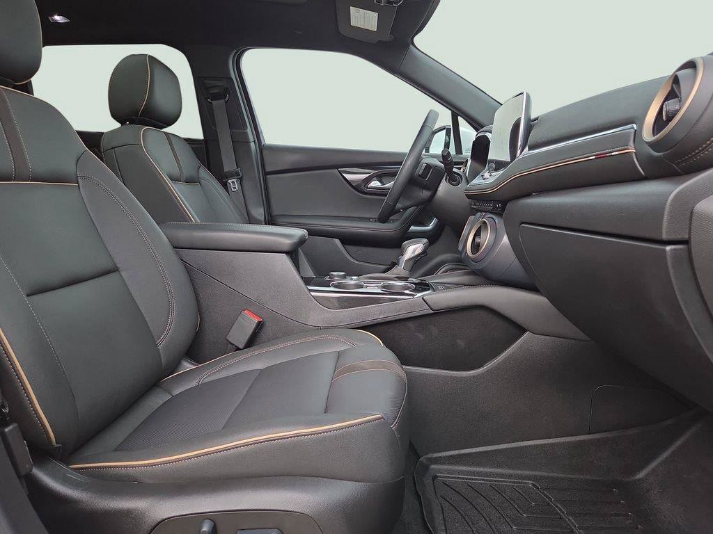 Used 2023 Chevrolet Blazer Premier w/ Driver Confidence II Package FWD image 39