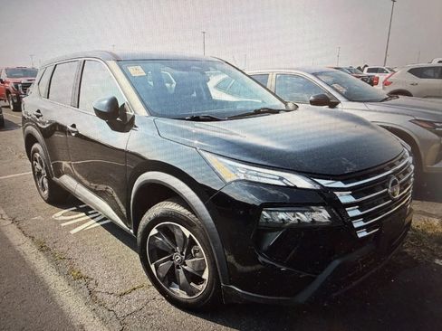 Used 2024 Nissan Rogue SV FWD image 5