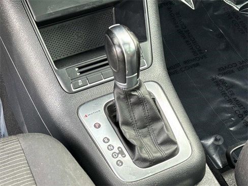 Used 2013 Volkswagen Tiguan S image 21