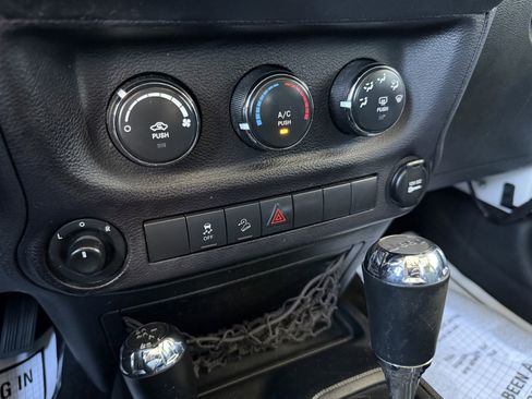 Used 2018 Jeep Wrangler Unlimited Sport S image 13