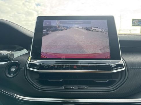 New 2026 Jeep Compass Latitude image 16