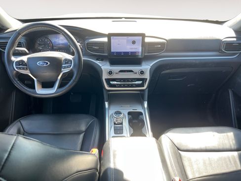 Used 2023 Ford Explorer XLT w/ Equipment Group 202A image 10