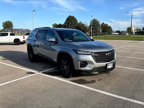 Used 2023 Chevrolet Traverse LT w/ Midnight/Sport Edition AWD/4WD image 3