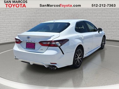 Used 2022 Toyota Camry SE FWD image 6