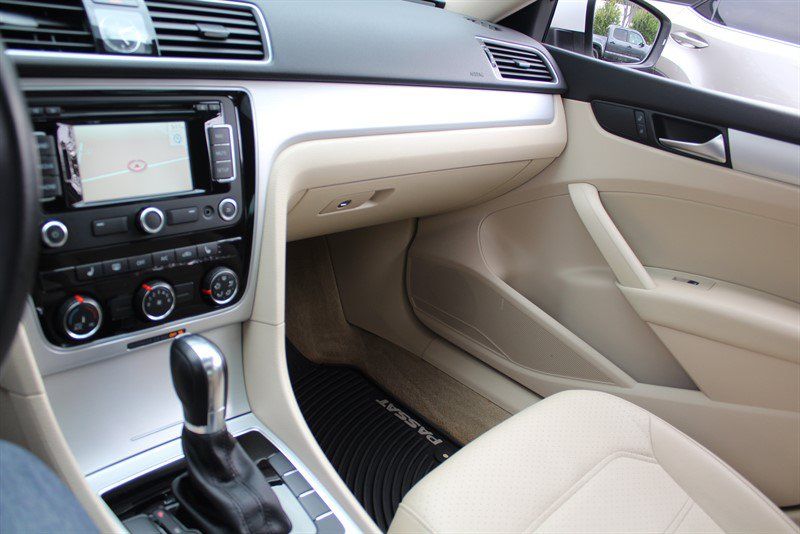 Used 2013 Volkswagen Passat 2.5 SE FWD image 12