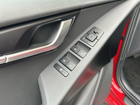 New 2026 Kia Niro LX FWD image 16