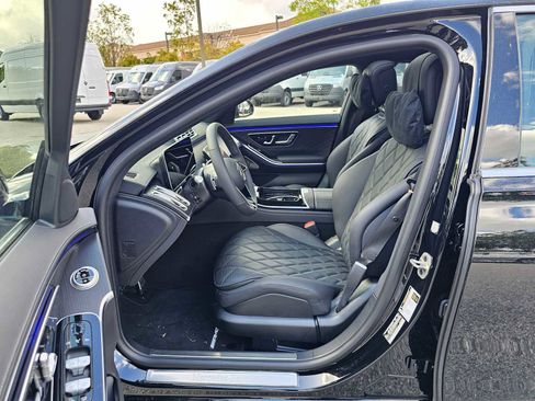New 2025 Mercedes-Benz S 580 4MATIC Sedan image 20