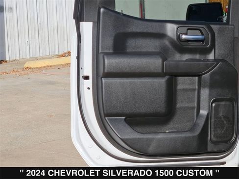 Used 2024 Chevrolet Silverado 1500 Custom image 18