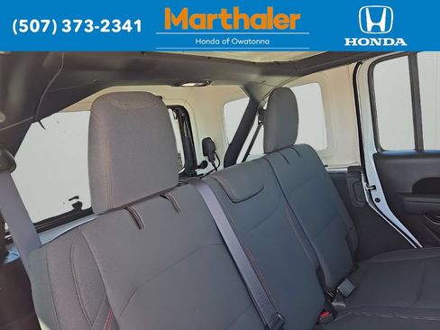Used 2026 Jeep Wrangler Unlimited Rubicon AWD/4WD image 17