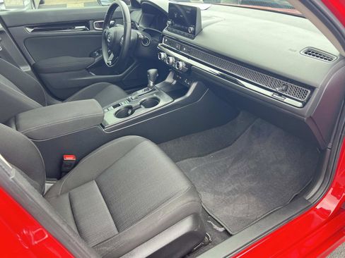 Certified 2022 Honda Civic EX image 28