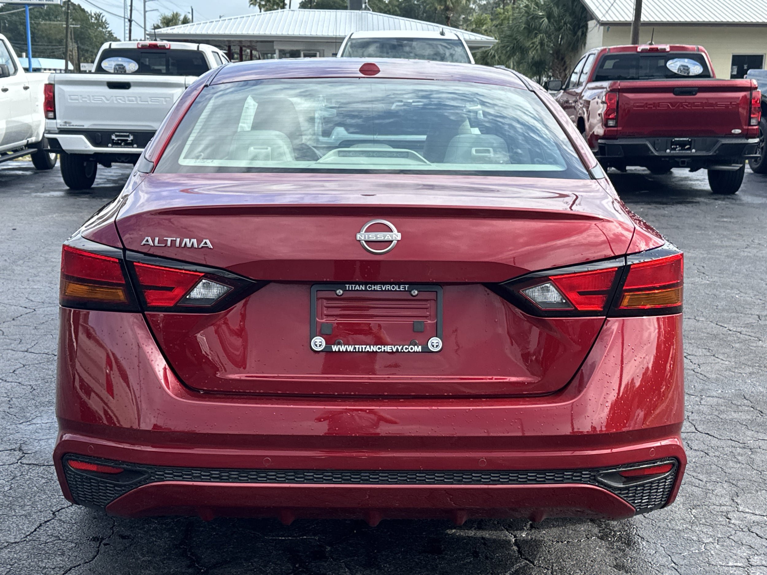 Used 2025 Nissan Altima 2.5 SV FWD image 8