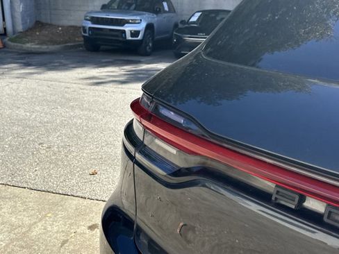 Used 2021 Porsche Macan S image 21