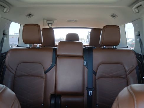 Used 2022 Nissan Pathfinder Platinum w/ Cargo Package image 28