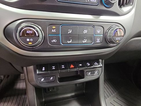 Used 2022 Chevrolet Colorado ZR2 AWD/4WD image 19