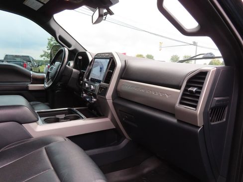 Used 2022 Ford F250 Lariat w/ Black Appearance Package image 53