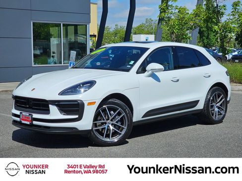 Used 2025 Porsche Macan AWD/4WD image 1