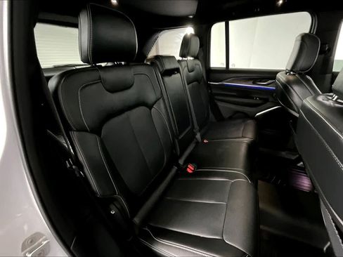 Used 2025 Jeep Grand Cherokee Overland w/ Trailer Tow Package image 19