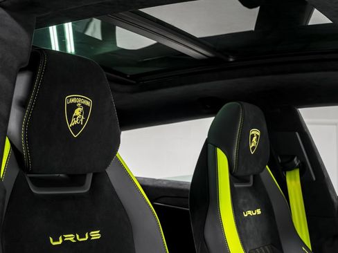 Used 2024 Lamborghini Urus Performante AWD/4WD image 43
