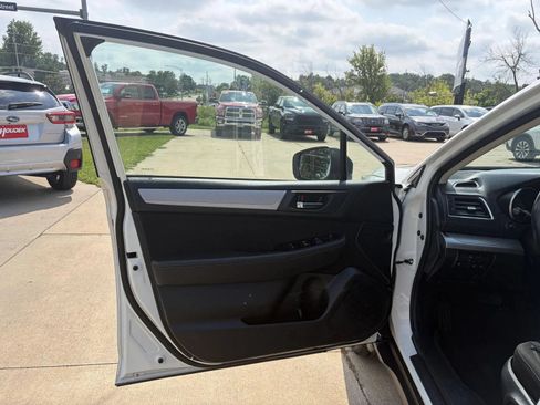 Used 2019 Subaru Outback 2.5i Premium AWD/4WD image 9