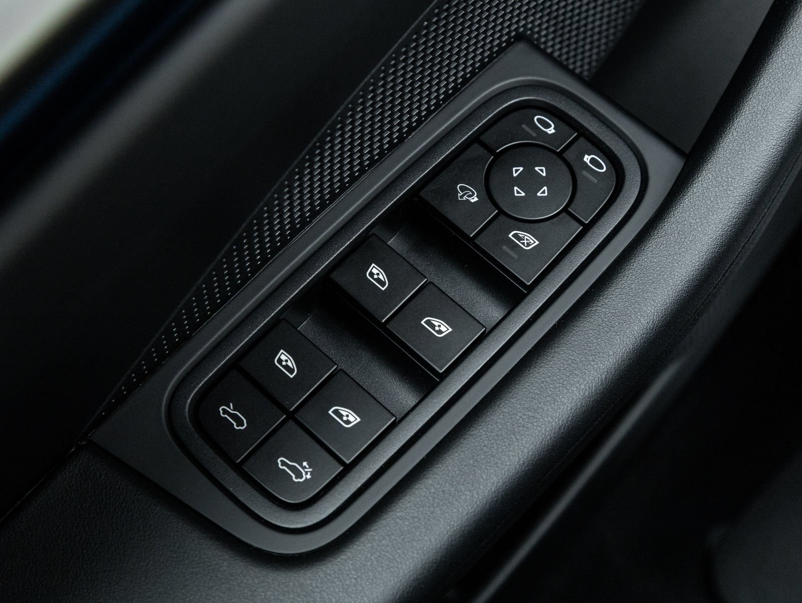 Certified 2026 Porsche Macan 4 Electric AWD/4WD image 20