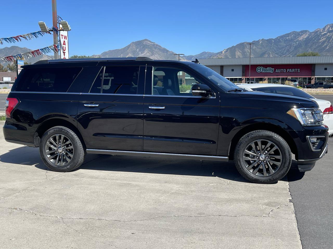 Used 2019 Ford Expedition Max Limited AWD/4WD image 4